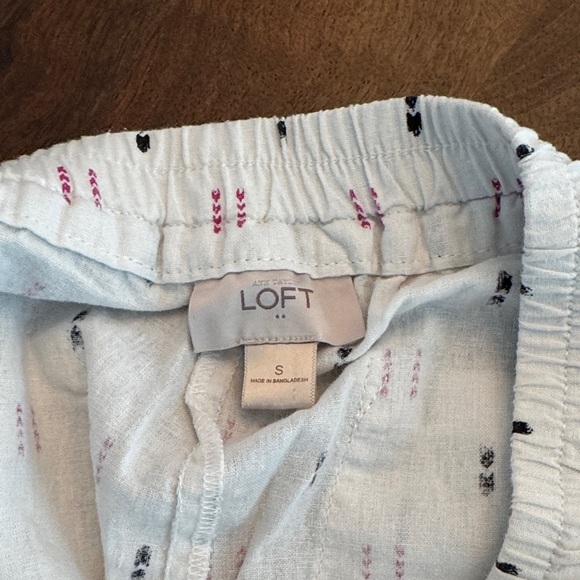 Loft White Patterned Drawstring Shorts - Picture 7 of 8